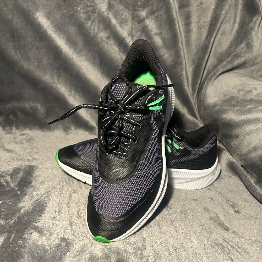 Nike Quest Men’s Sneaker